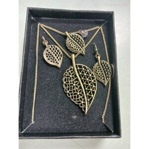 Avon Filigree Leaf 3 Piece Gift Set New